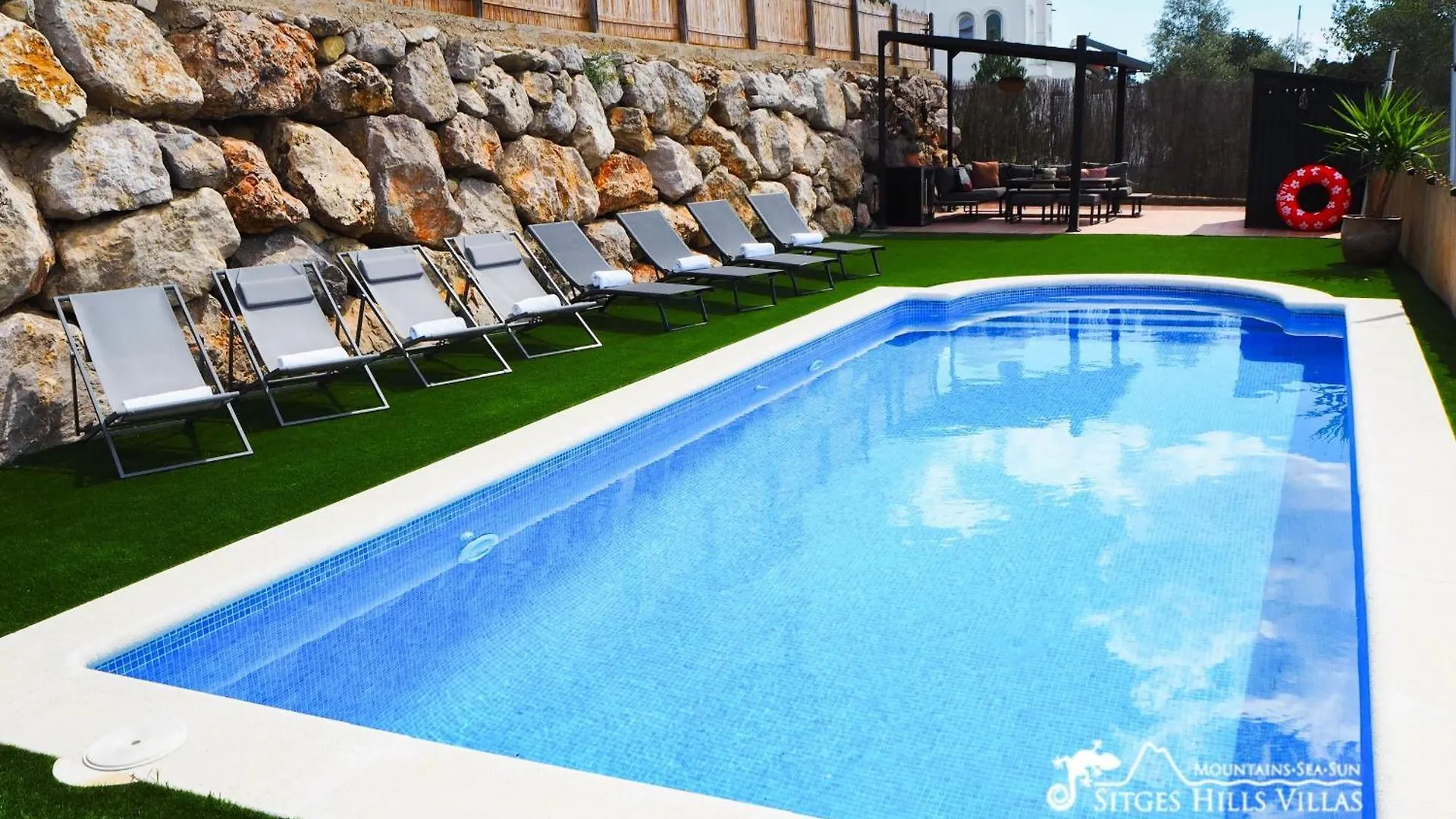 Villa Serranita - Stylish Holiday Home With Views And Air Conditioning 15 Mins To Sitges Olivella