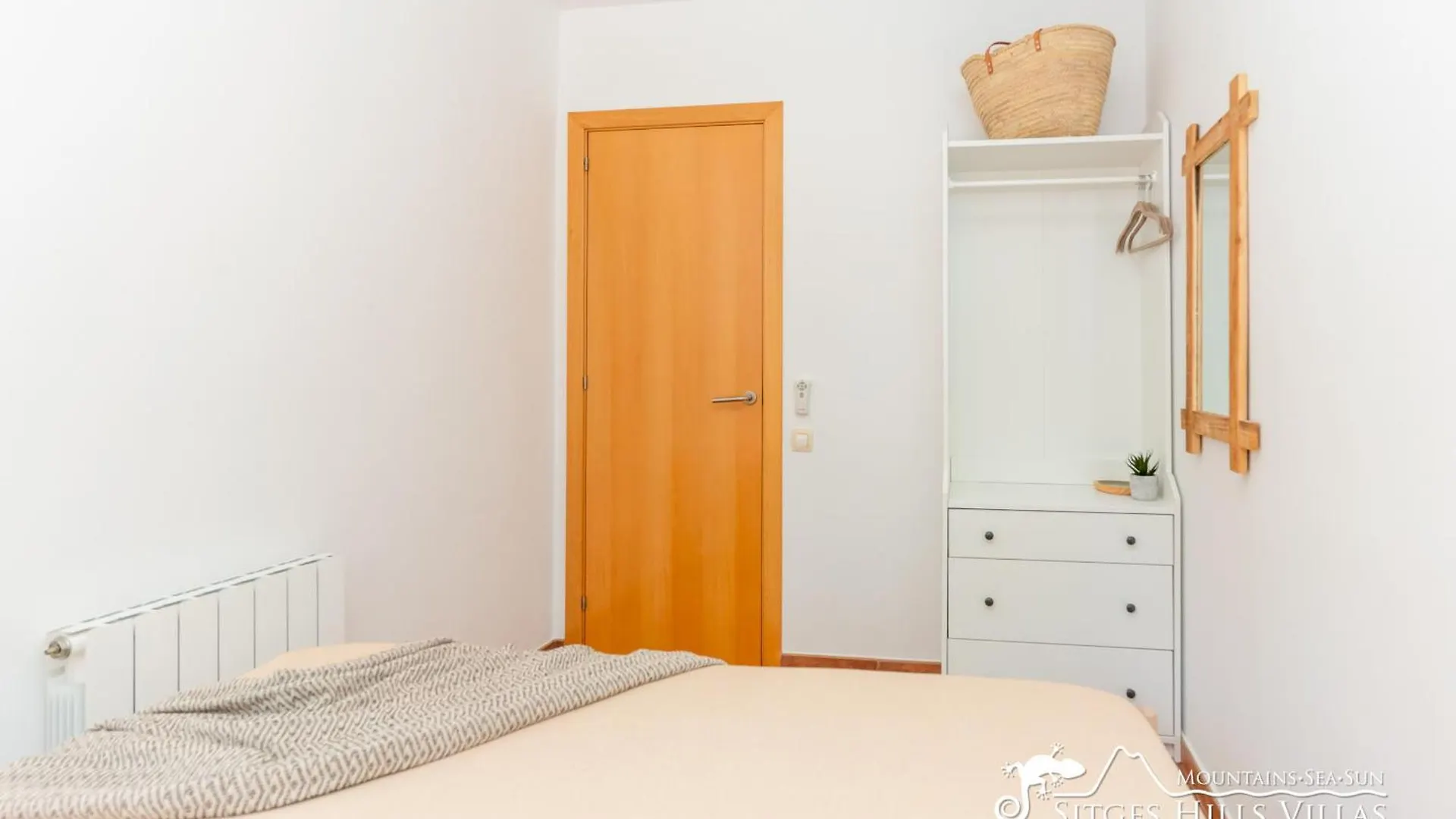 Villa Serranita - Stylish Holiday Home With Views And Air Conditioning 15 Mins To Sitges Olivella Hiszpania