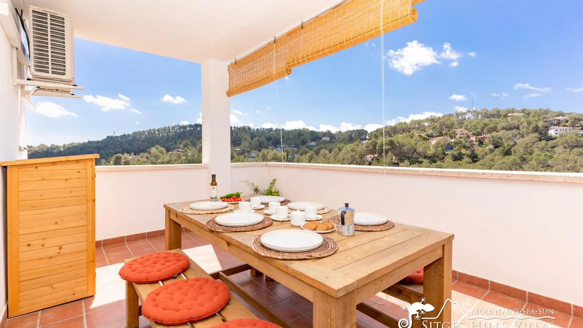 Villa Serranita - Stylish Holiday Home With Views And Air Conditioning 15 Mins To Sitges Olivella